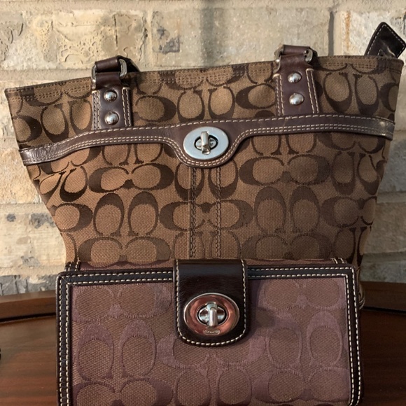 AUTH COACH LONG WALLET - Picture 16 of 16